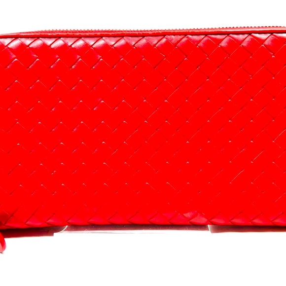 Luxurious Bottega Veneta Round Long Wallet - Genuine NAPA Leather, Excellent - Picture 10 of 10